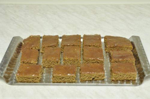 Jak uvařit domácí perník s kakaovou polevou? Snadné recept, připravený za 30 - 45 minut